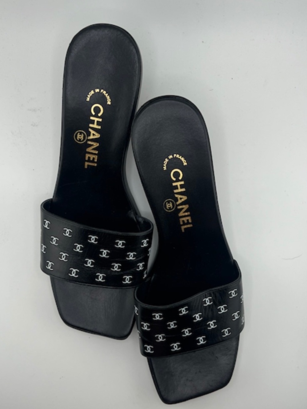 CHANEL LOGO SQUARE TOE HEELED PLATFORM SANDAL